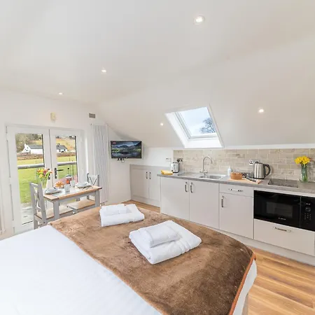 Romantic Getaway In Stylish With Views And Free Parking * Burneside